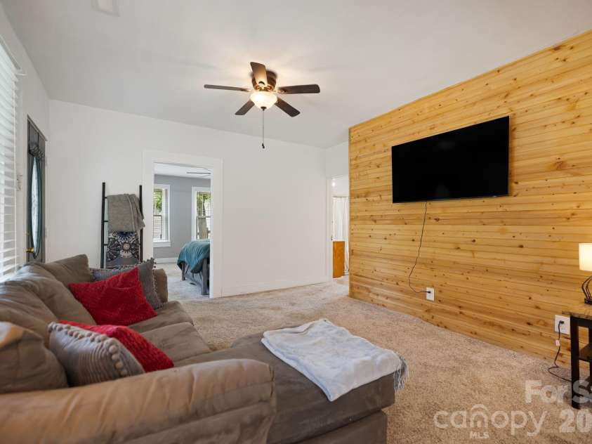 29 Ponder Street, Mars Hill, NC 28754.  MLS# CAR4286832, YatesRealty ID 2560. 