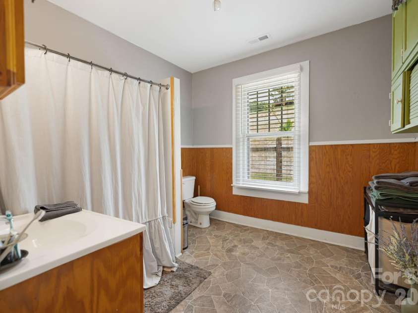 29 Ponder Street, Mars Hill, NC 28754.  MLS# CAR4286832, YatesRealty ID 2560. 