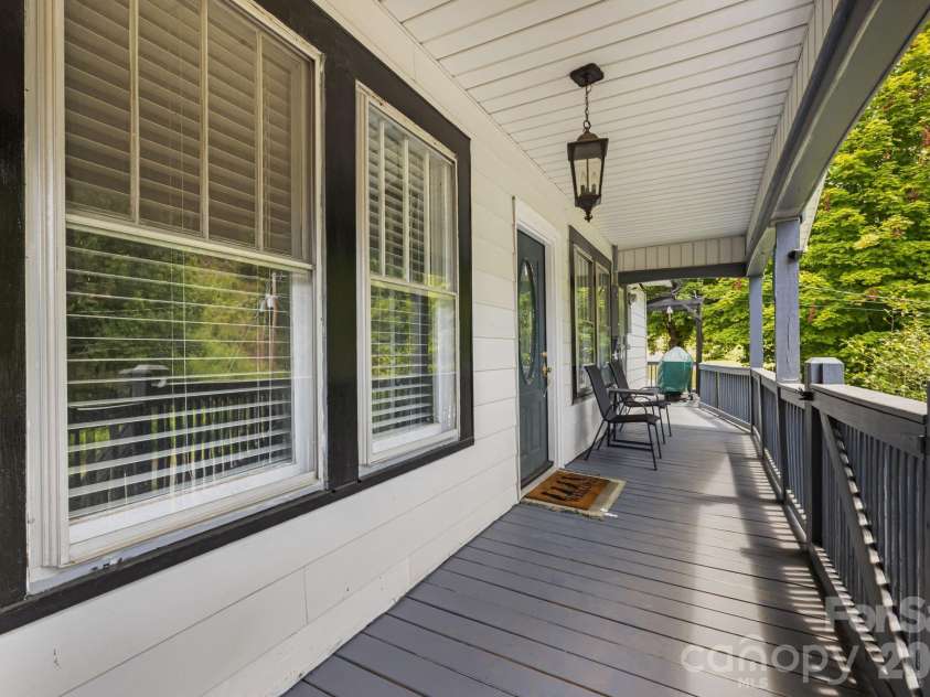 29 Ponder Street, Mars Hill, NC 28754.  MLS# CAR4286832, YatesRealty ID 2560. 