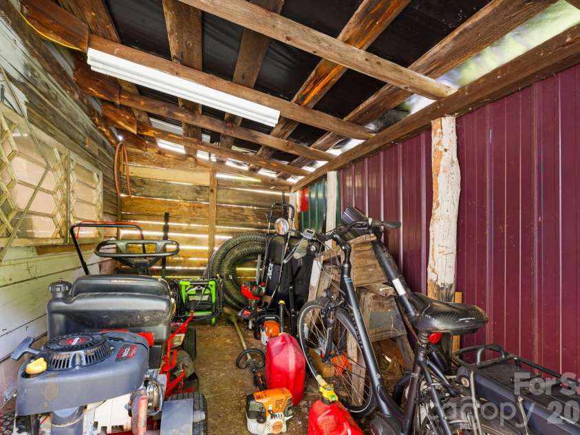 29 Ponder Street, Mars Hill, NC 28754.  MLS# CAR4286832, YatesRealty ID 2560. 