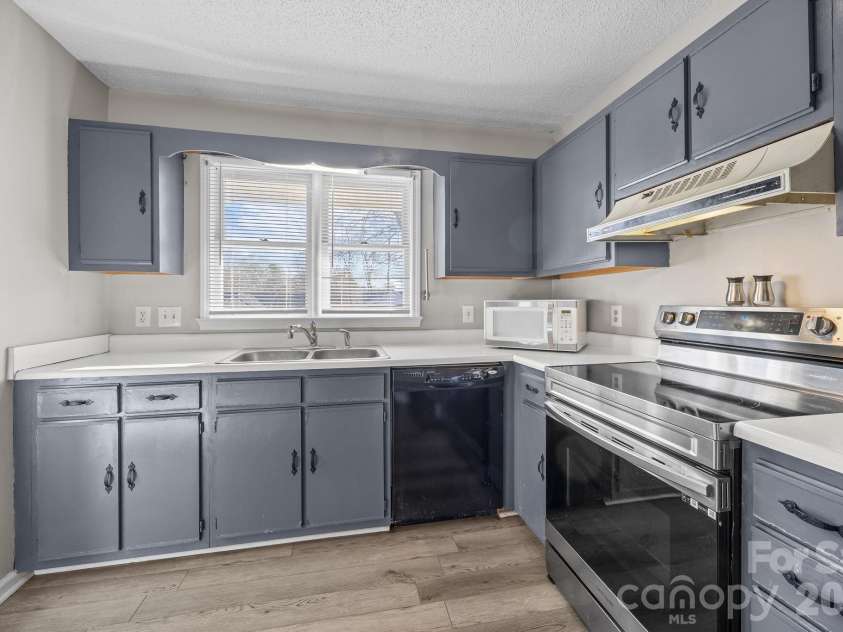 1010 Oakmont Court, Salisbury, NC 28146.  MLS# CAR4343975, YatesRealty ID 25601. 