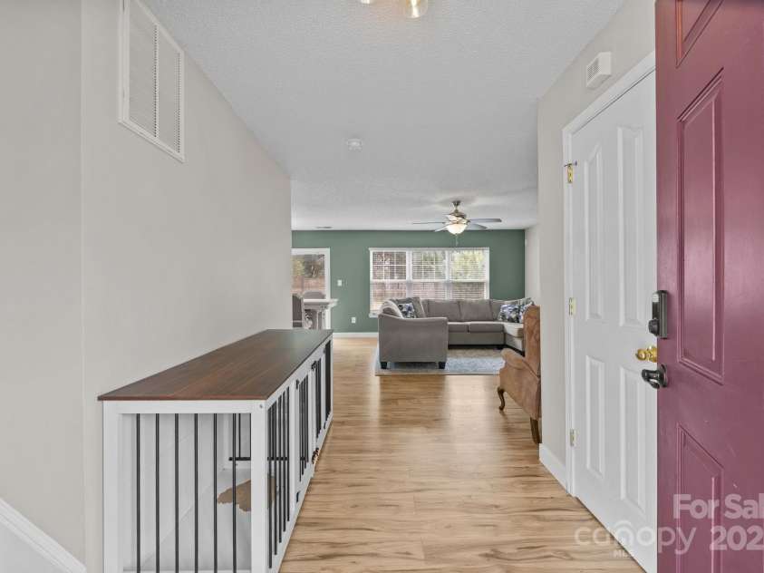 8009 Trotter Road, Charlotte, NC 28216.  MLS# CAR4277381, YatesRealty ID 25601. 