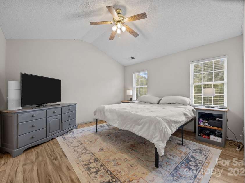 8009 Trotter Road, Charlotte, NC 28216.  MLS# CAR4277381, YatesRealty ID 25601. 