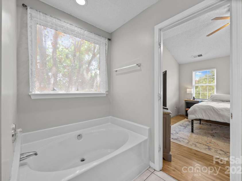 8009 Trotter Road, Charlotte, NC 28216.  MLS# CAR4277381, YatesRealty ID 25601. 