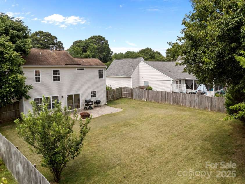 8009 Trotter Road, Charlotte, NC 28216.  MLS# CAR4277381, YatesRealty ID 25601. 