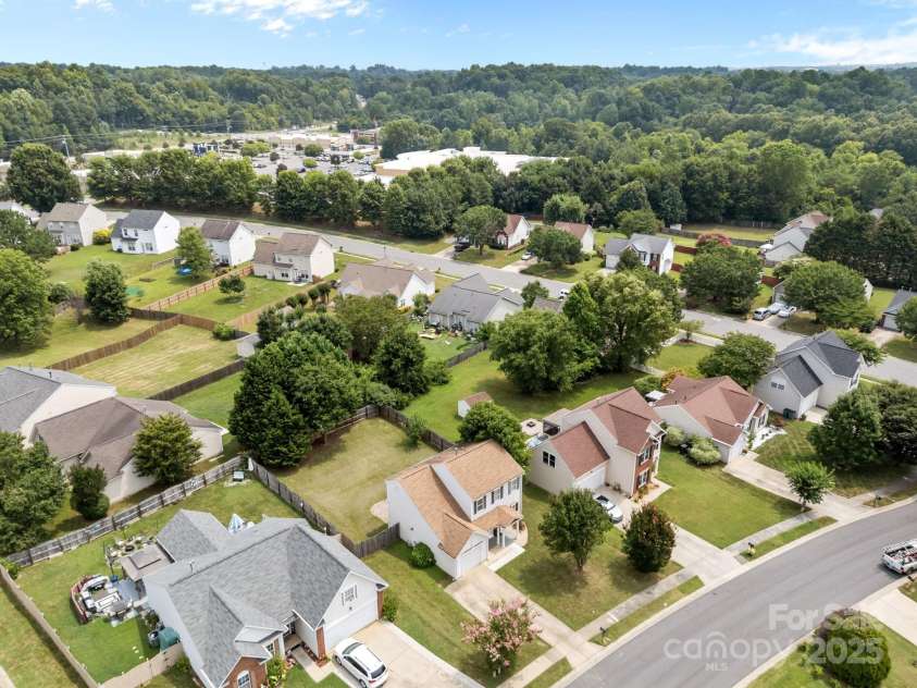 8009 Trotter Road, Charlotte, NC 28216.  MLS# CAR4277381, YatesRealty ID 25601. 