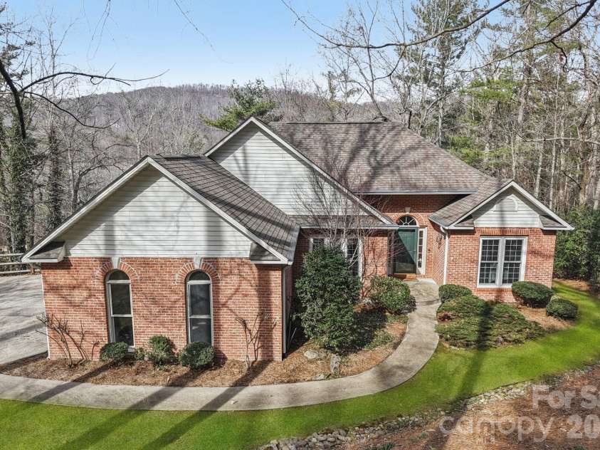 741 Zelda Court, Hendersonville, NC 28792.  MLS# CAR4346462, YatesRealty ID 25602. 