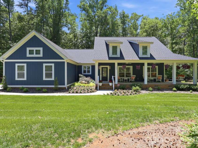 203 Spinnaker Court, Lexington, NC 27292.  MLS# CAR4384967, YatesRealty ID 25604. 