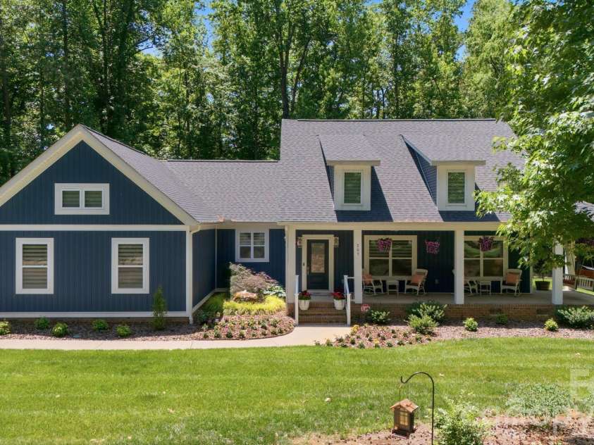 203 Spinnaker Court, Lexington, NC 27292.  MLS# CAR4384967, YatesRealty ID 25604. 