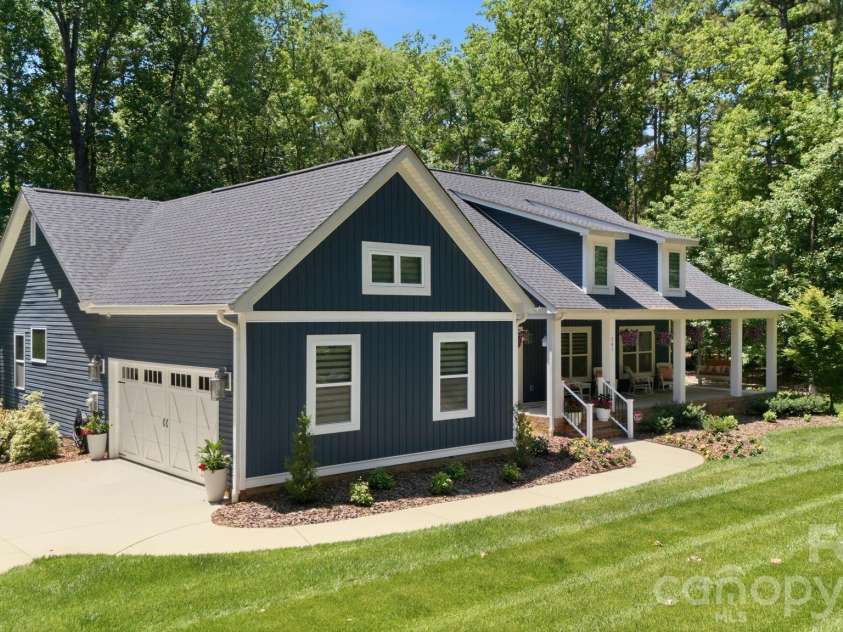 203 Spinnaker Court, Lexington, NC 27292.  MLS# CAR4384967, YatesRealty ID 25604. 