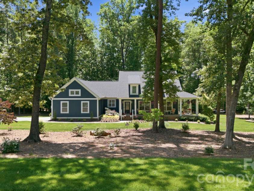 203 Spinnaker Court, Lexington, NC 27292.  MLS# CAR4384967, YatesRealty ID 25604. 