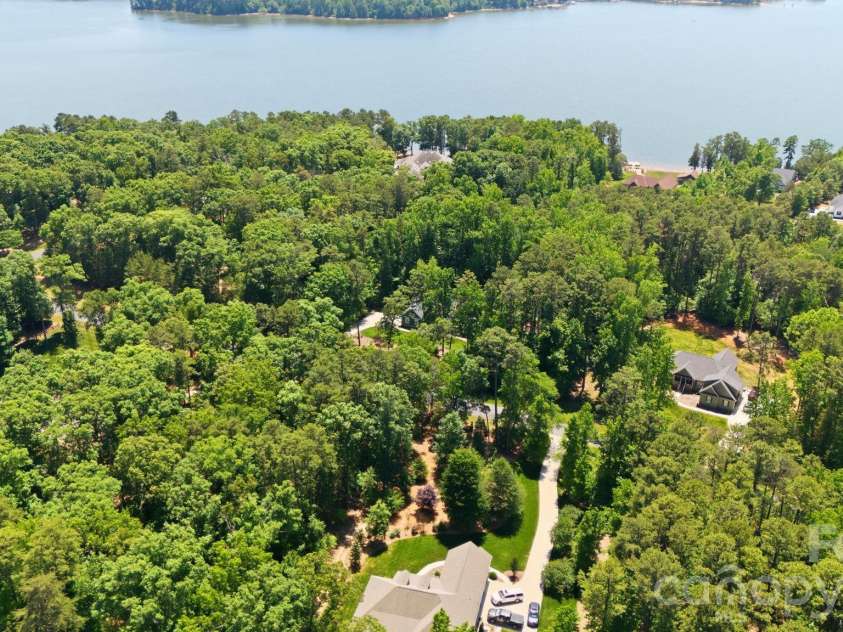 203 Spinnaker Court, Lexington, NC 27292.  MLS# CAR4384967, YatesRealty ID 25604. 