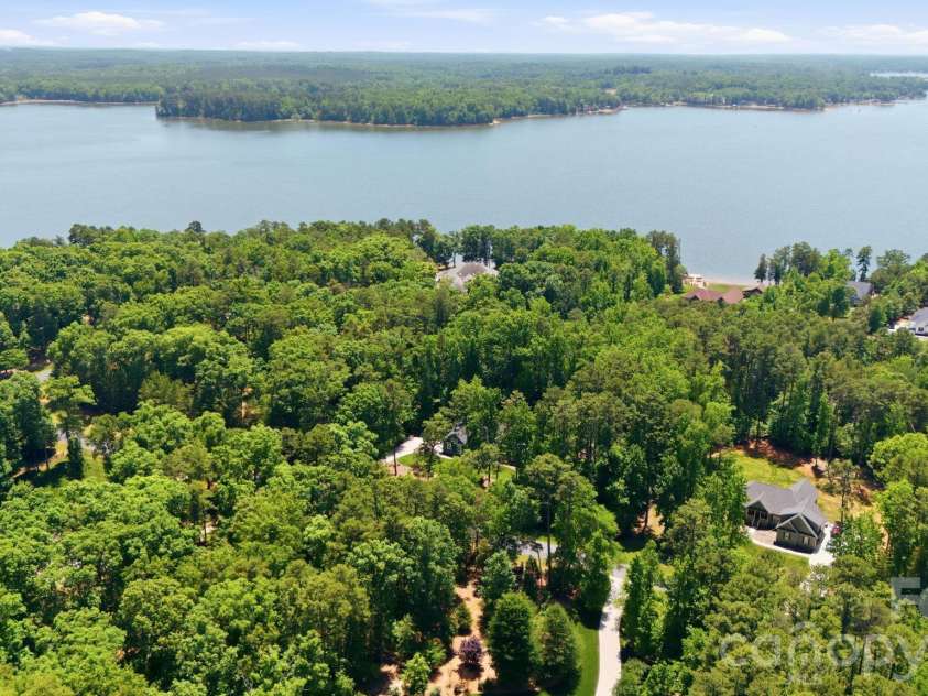 203 Spinnaker Court, Lexington, NC 27292.  MLS# CAR4384967, YatesRealty ID 25604. 