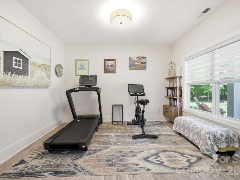 203 Spinnaker Court, Lexington, NC 27292.  MLS# CAR4384967, YatesRealty ID 25604. 