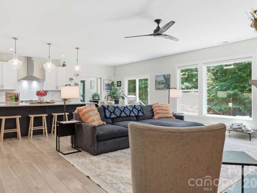 203 Spinnaker Court, Lexington, NC 27292.  MLS# CAR4384967, YatesRealty ID 25604. 