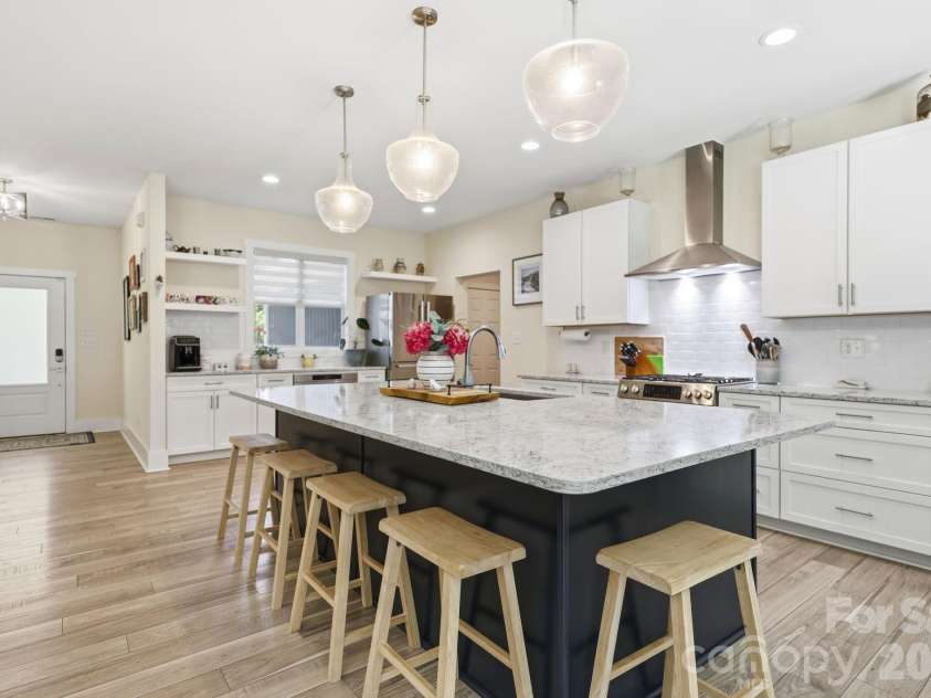 203 Spinnaker Court, Lexington, NC 27292.  MLS# CAR4384967, YatesRealty ID 25604. 