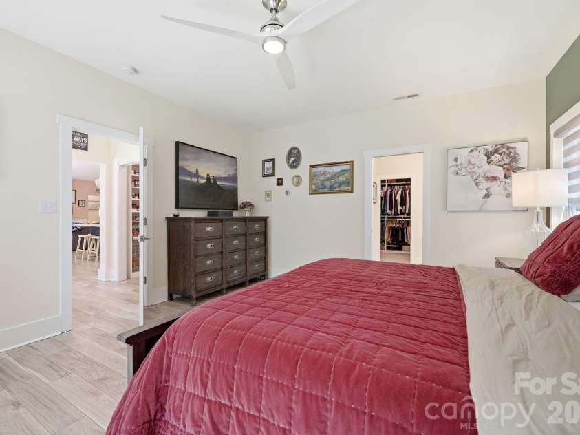 203 Spinnaker Court, Lexington, NC 27292.  MLS# CAR4384967, YatesRealty ID 25604. 