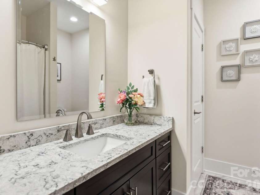 203 Spinnaker Court, Lexington, NC 27292.  MLS# CAR4384967, YatesRealty ID 25604. 