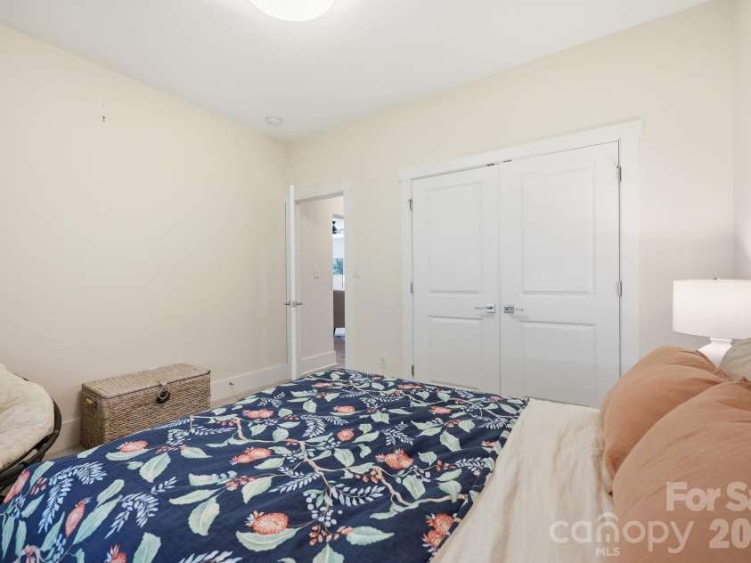 203 Spinnaker Court, Lexington, NC 27292.  MLS# CAR4384967, YatesRealty ID 25604. 