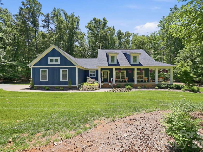 203 Spinnaker Court, Lexington, NC 27292.  MLS# CAR4384967, YatesRealty ID 25604. 