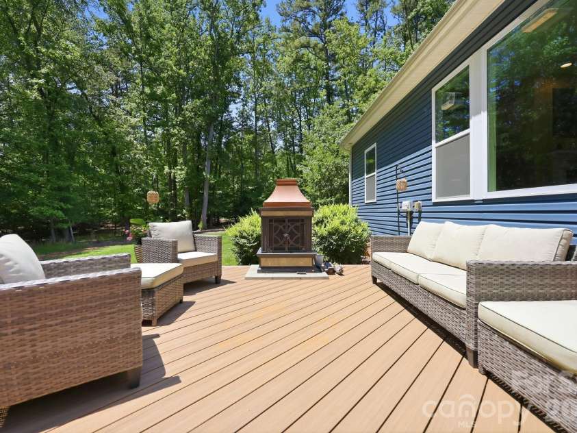 203 Spinnaker Court, Lexington, NC 27292.  MLS# CAR4384967, YatesRealty ID 25604. 