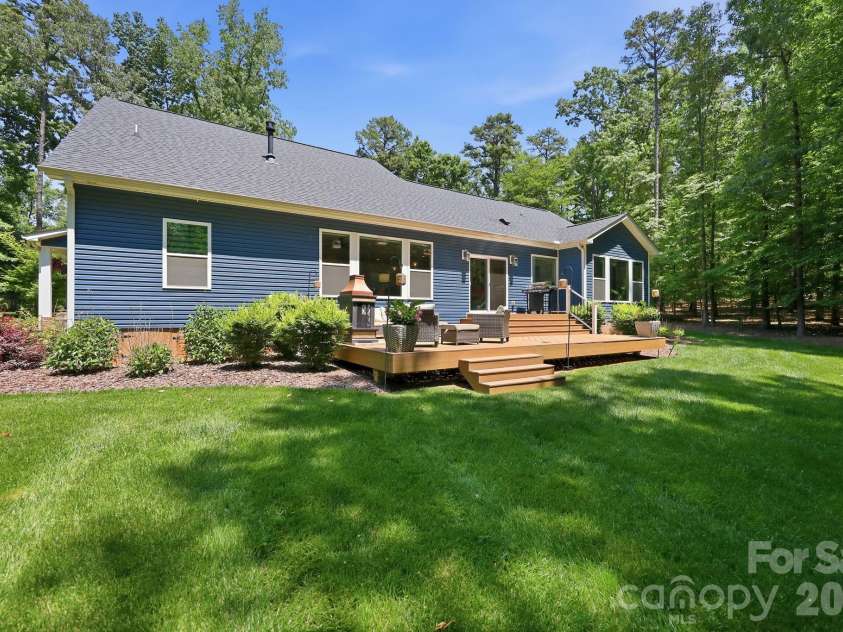 203 Spinnaker Court, Lexington, NC 27292.  MLS# CAR4384967, YatesRealty ID 25604. 