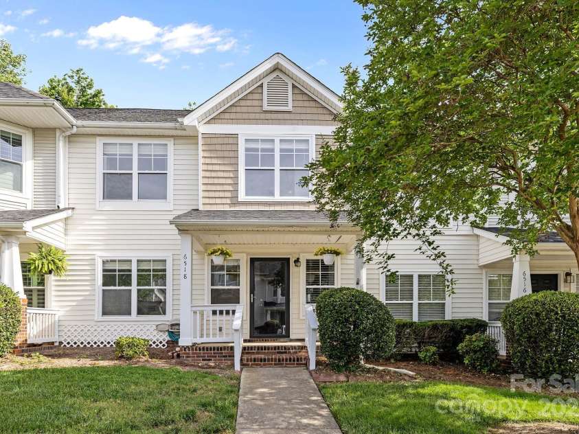6518 Point Comfort Lane, Charlotte, NC 28226.  MLS# CAR4261160, YatesRealty ID 25604. 