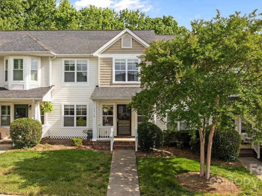 6518 Point Comfort Lane, Charlotte, NC 28226.  MLS# CAR4261160, YatesRealty ID 25604. 