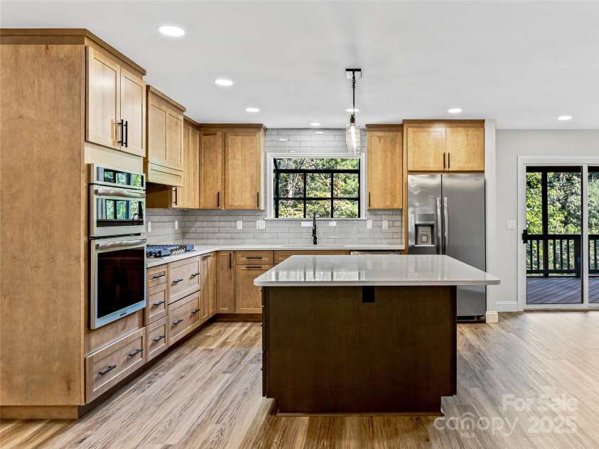 15 Josie Lane, Asheville, NC 28804.  MLS# CAR4267663, YatesRealty ID 25606. 