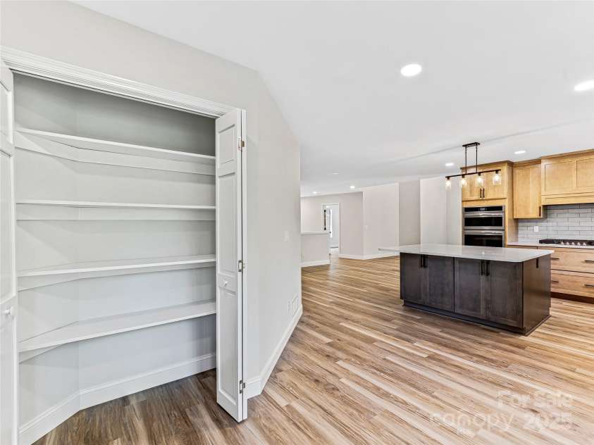 15 Josie Lane, Asheville, NC 28804.  MLS# CAR4267663, YatesRealty ID 25606. 