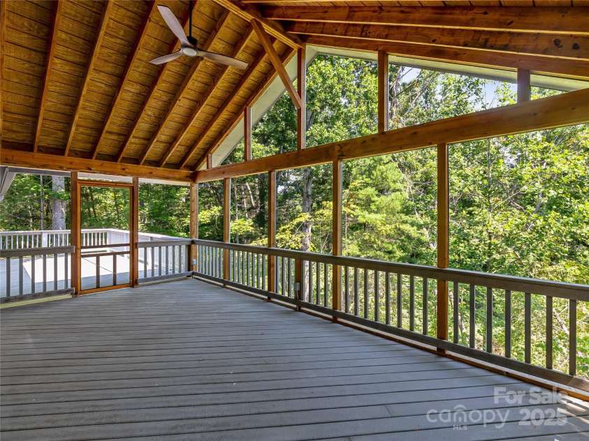 15 Josie Lane, Asheville, NC 28804.  MLS# CAR4267663, YatesRealty ID 25606. 