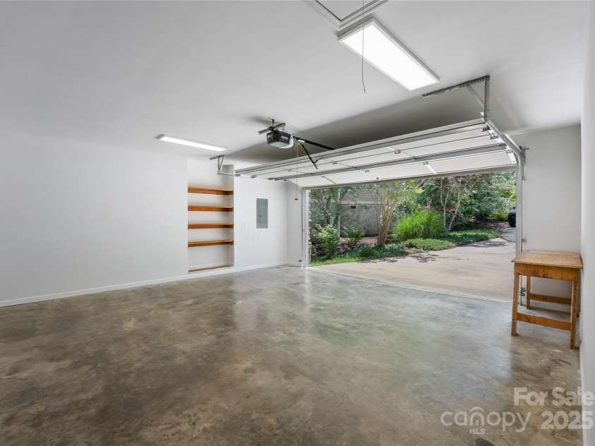 15 Josie Lane, Asheville, NC 28804.  MLS# CAR4267663, YatesRealty ID 25606. 