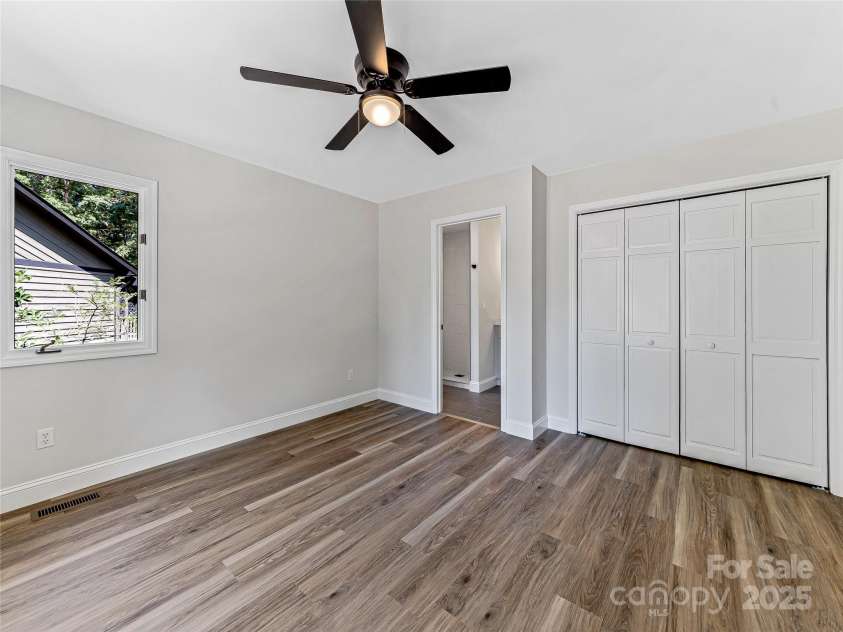 15 Josie Lane, Asheville, NC 28804.  MLS# CAR4267663, YatesRealty ID 25606. Front main level bedroom, en suite