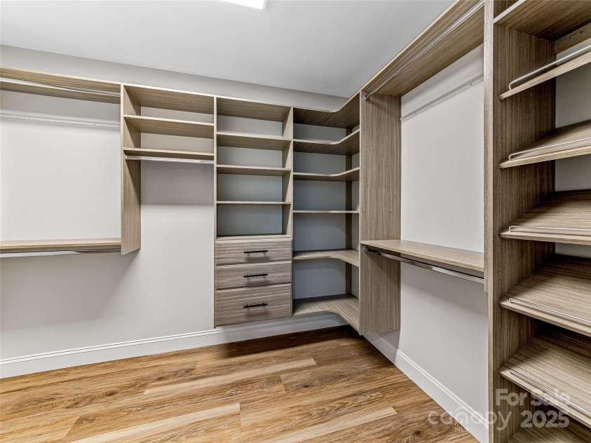 15 Josie Lane, Asheville, NC 28804.  MLS# CAR4267663, YatesRealty ID 25606. Primary walk-in closet