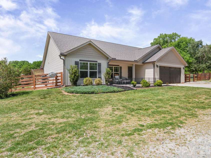 5311 Flint Ridge Church Road, Marshville, NC 28103.  MLS# CAR4371335, YatesRealty ID 25606. 