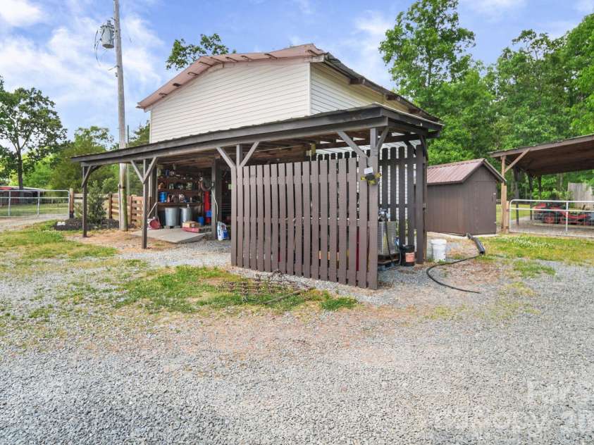 5311 Flint Ridge Church Road, Marshville, NC 28103.  MLS# CAR4371335, YatesRealty ID 25606. 