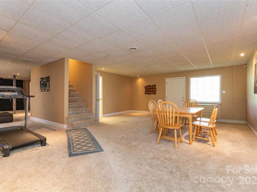 22 Robinhood Road, Asheville, NC 28804.  MLS# CAR4247044, YatesRealty ID 25607. Rec Room/Flex Space