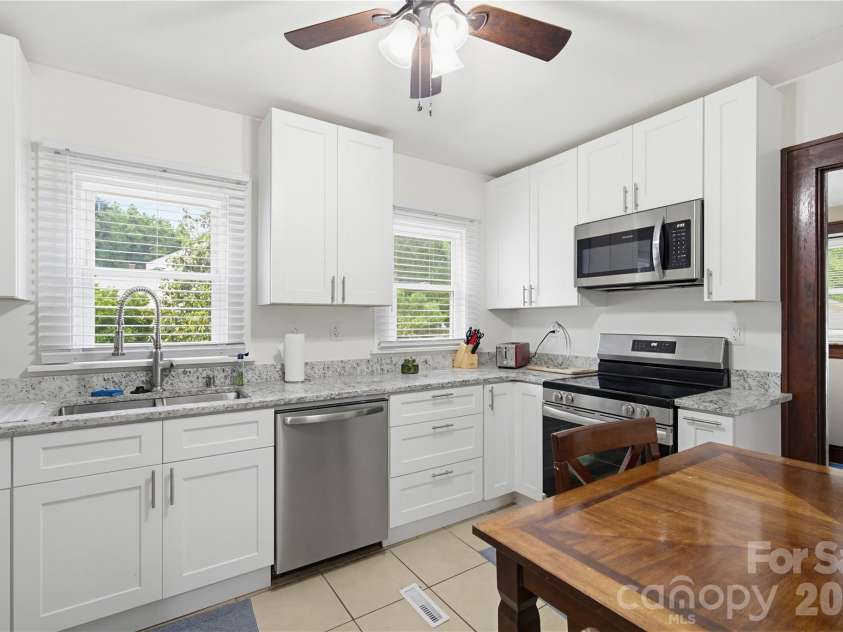 734 Tanglewood Drive, Salisbury, NC 28144.  MLS# CAR4384917, YatesRealty ID 25607. 