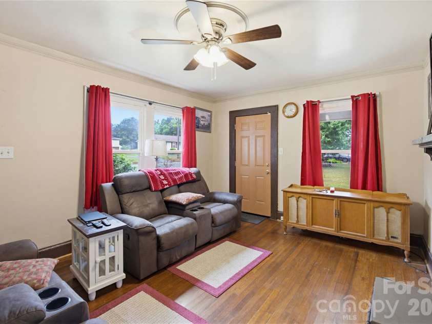 734 Tanglewood Drive, Salisbury, NC 28144.  MLS# CAR4384917, YatesRealty ID 25607. 