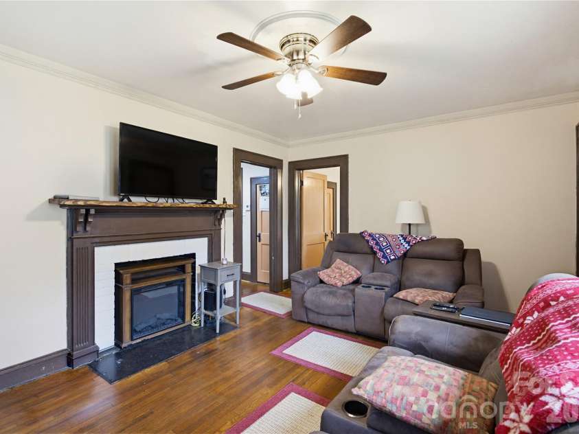 734 Tanglewood Drive, Salisbury, NC 28144.  MLS# CAR4384917, YatesRealty ID 25607. 