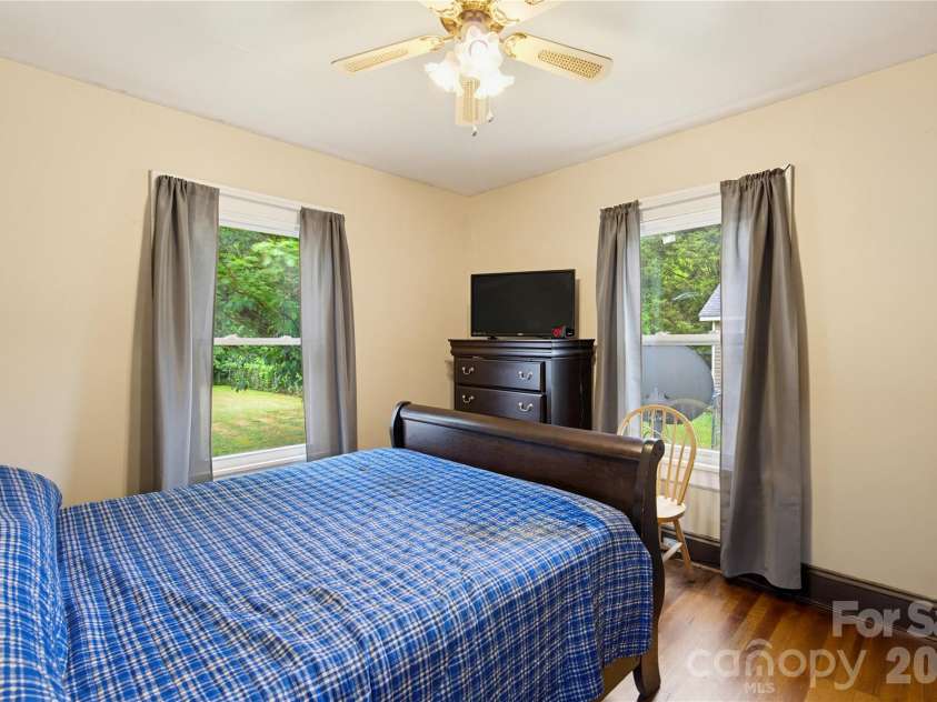 734 Tanglewood Drive, Salisbury, NC 28144.  MLS# CAR4384917, YatesRealty ID 25607. 