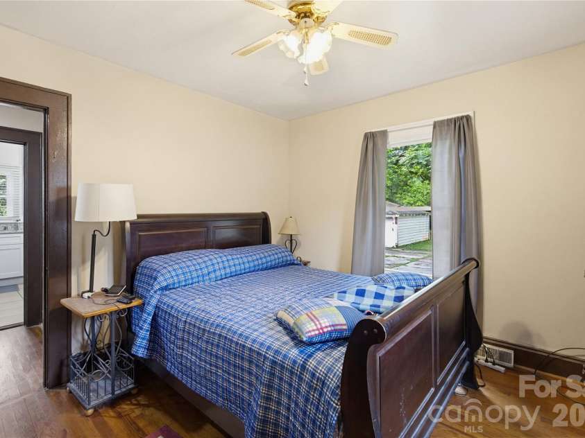 734 Tanglewood Drive, Salisbury, NC 28144.  MLS# CAR4384917, YatesRealty ID 25607. 