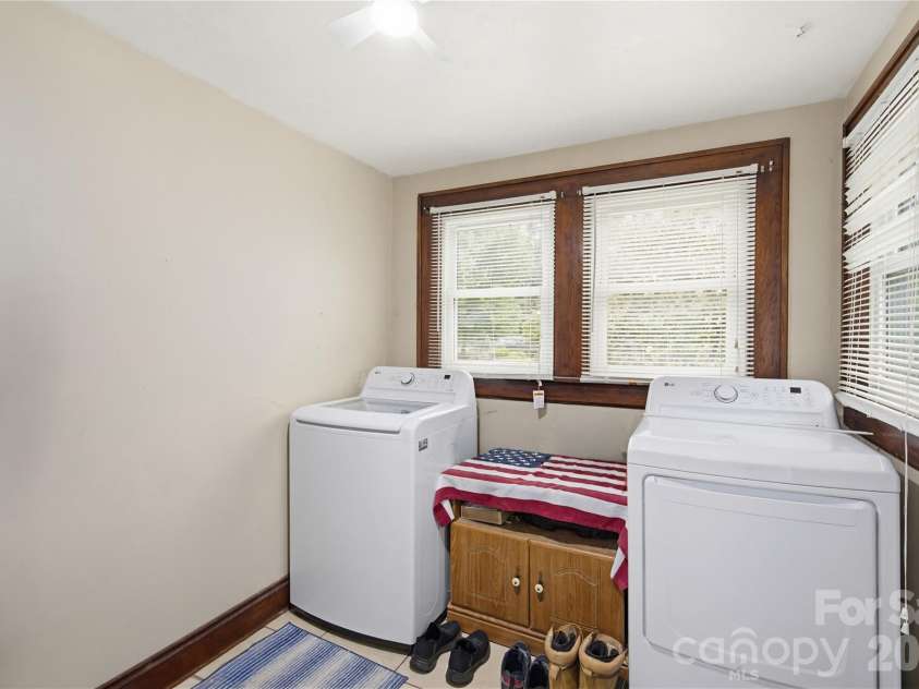 734 Tanglewood Drive, Salisbury, NC 28144.  MLS# CAR4384917, YatesRealty ID 25607. 