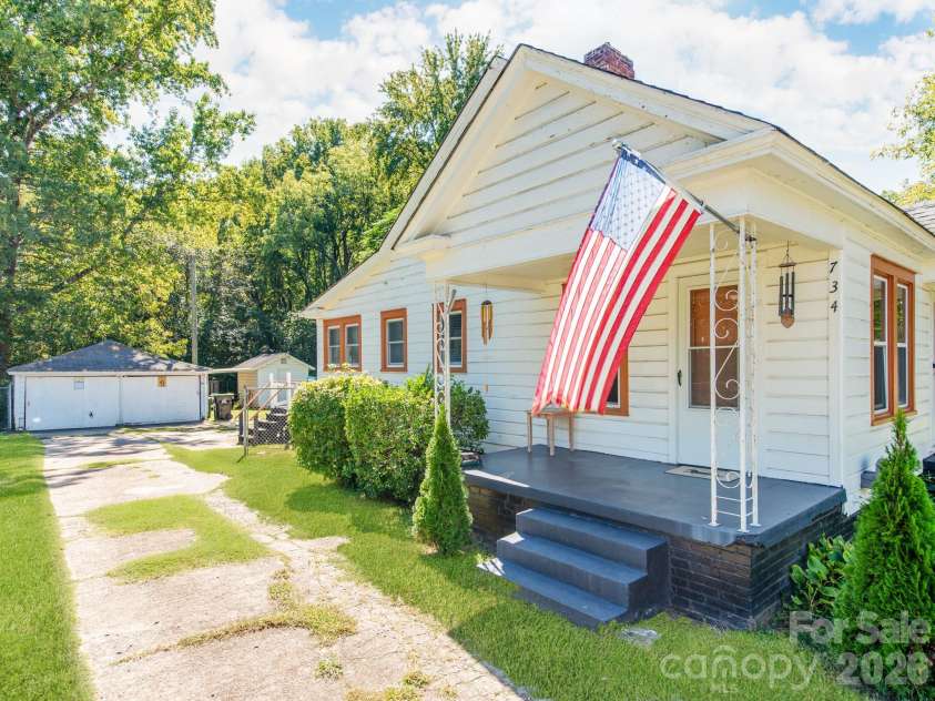 734 Tanglewood Drive, Salisbury, NC 28144.  MLS# CAR4428213, YatesRealty ID 25607. 