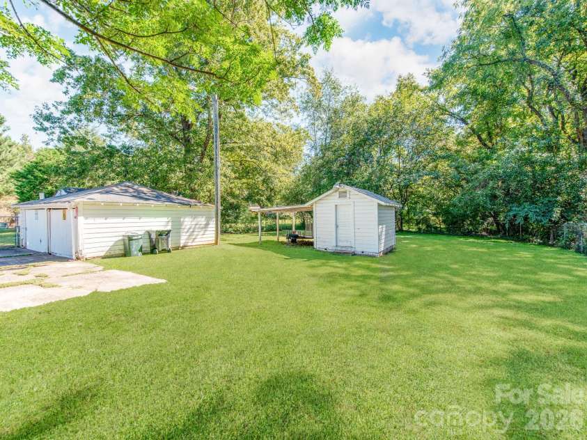 734 Tanglewood Drive, Salisbury, NC 28144.  MLS# CAR4428213, YatesRealty ID 25607. 