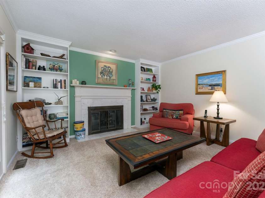 12 Apple Tree Way, Asheville, NC 28805.  MLS# CAR4274426, YatesRealty ID 25608. 