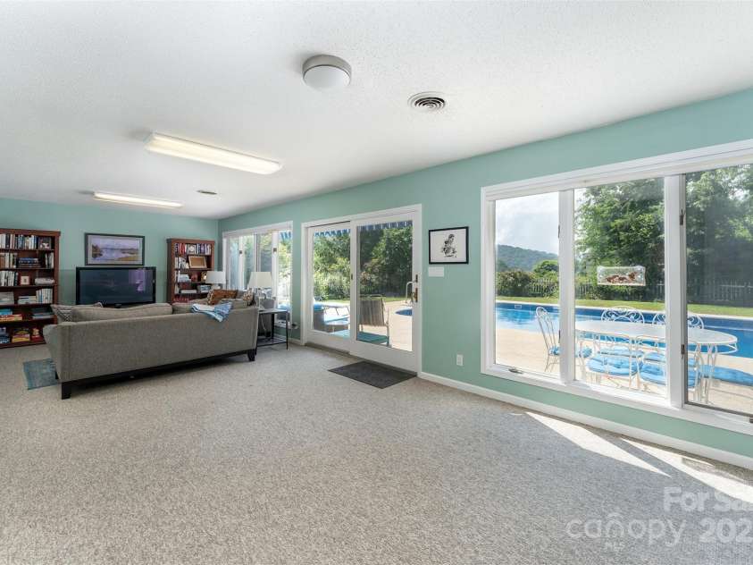 12 Apple Tree Way, Asheville, NC 28805.  MLS# CAR4274426, YatesRealty ID 25608. Rec Room