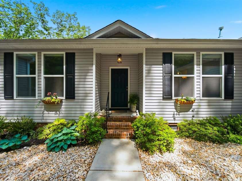 3346 Stones Throw Circle, Valdese, NC 28690.  MLS# CAR4380391, YatesRealty ID 25608. 