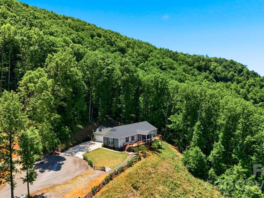 3346 Stones Throw Circle, Valdese, NC 28690.  MLS# CAR4380391, YatesRealty ID 25608. 