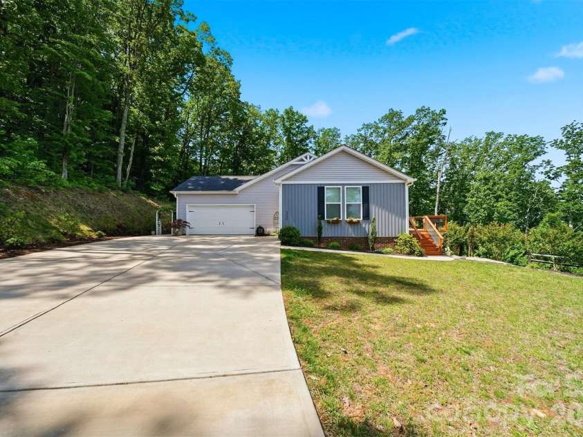 3346 Stones Throw Circle, Valdese, NC 28690.  MLS# CAR4380391, YatesRealty ID 25608. 